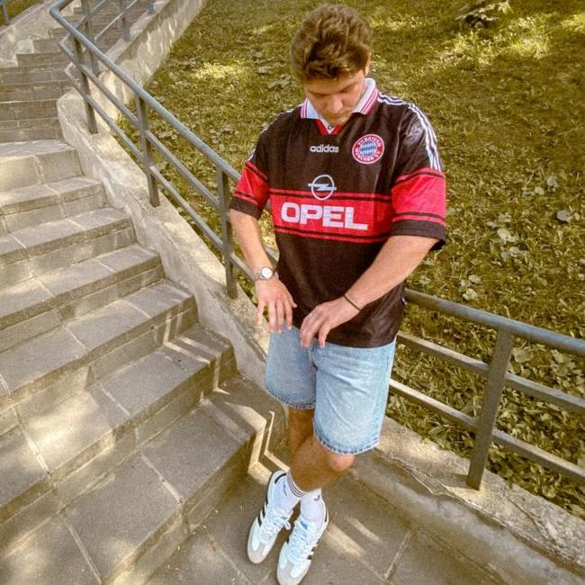 Bayern Munich Away Kit (1997-99)