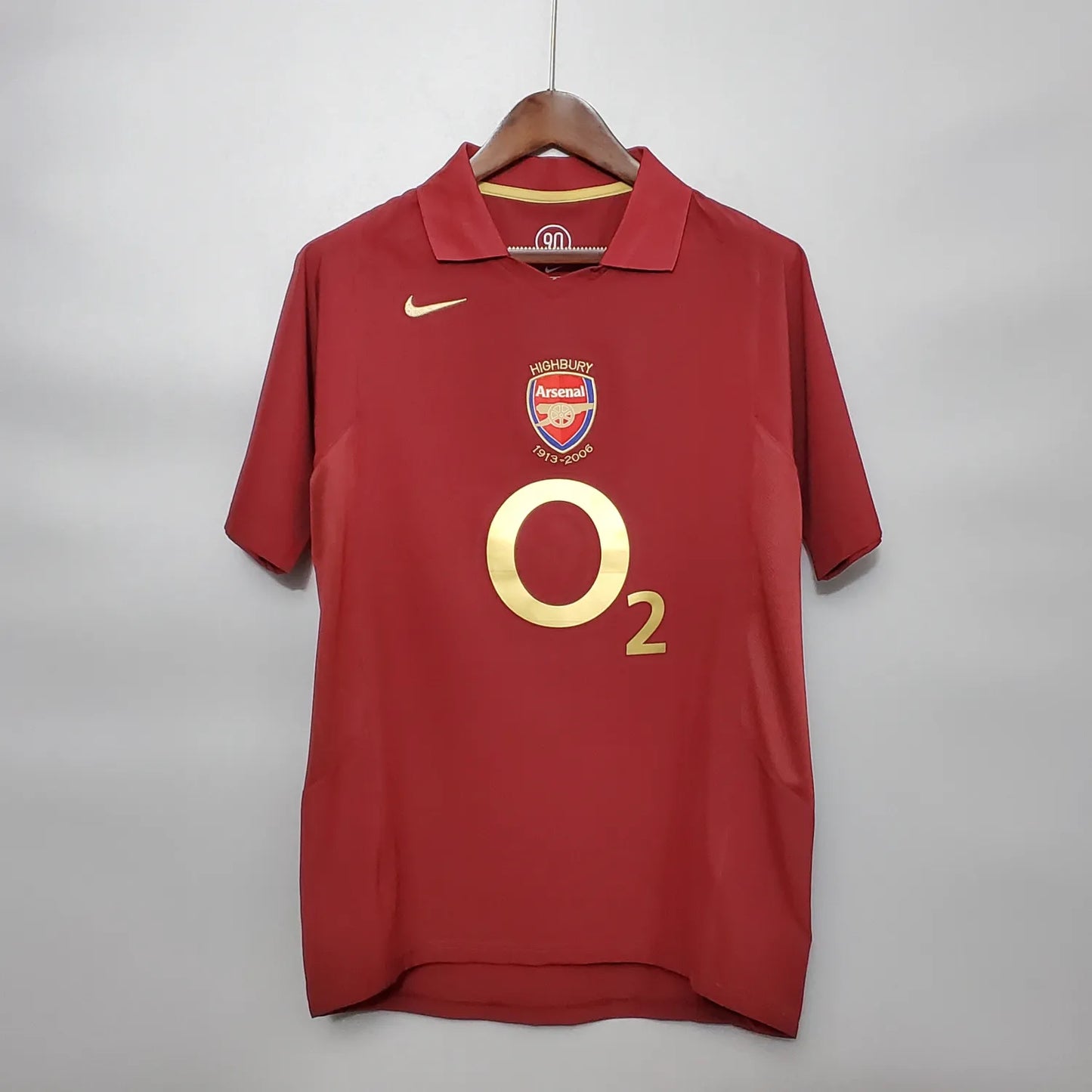 Arsenal Home Kit (2005-06)