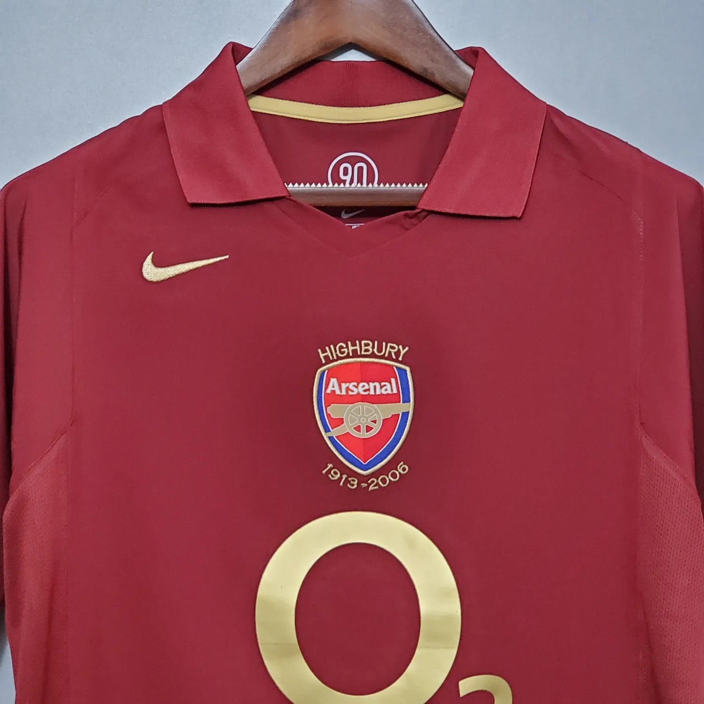 Arsenal Home Kit (2005-06)