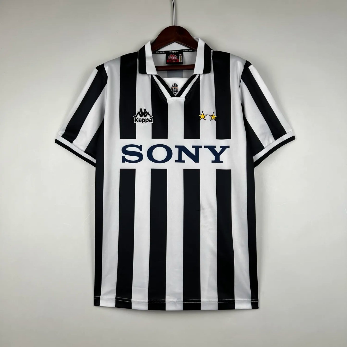 Juventus Home Kit (1996-97)