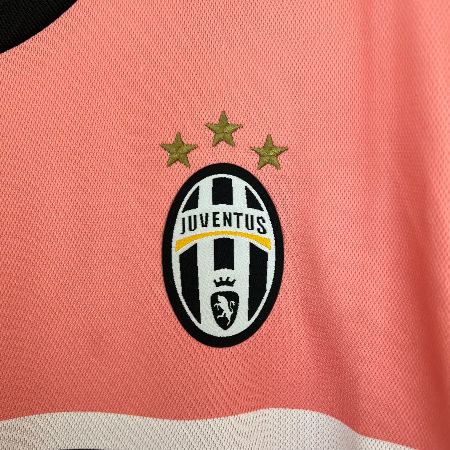 Juventus Away Kit (2015-16)